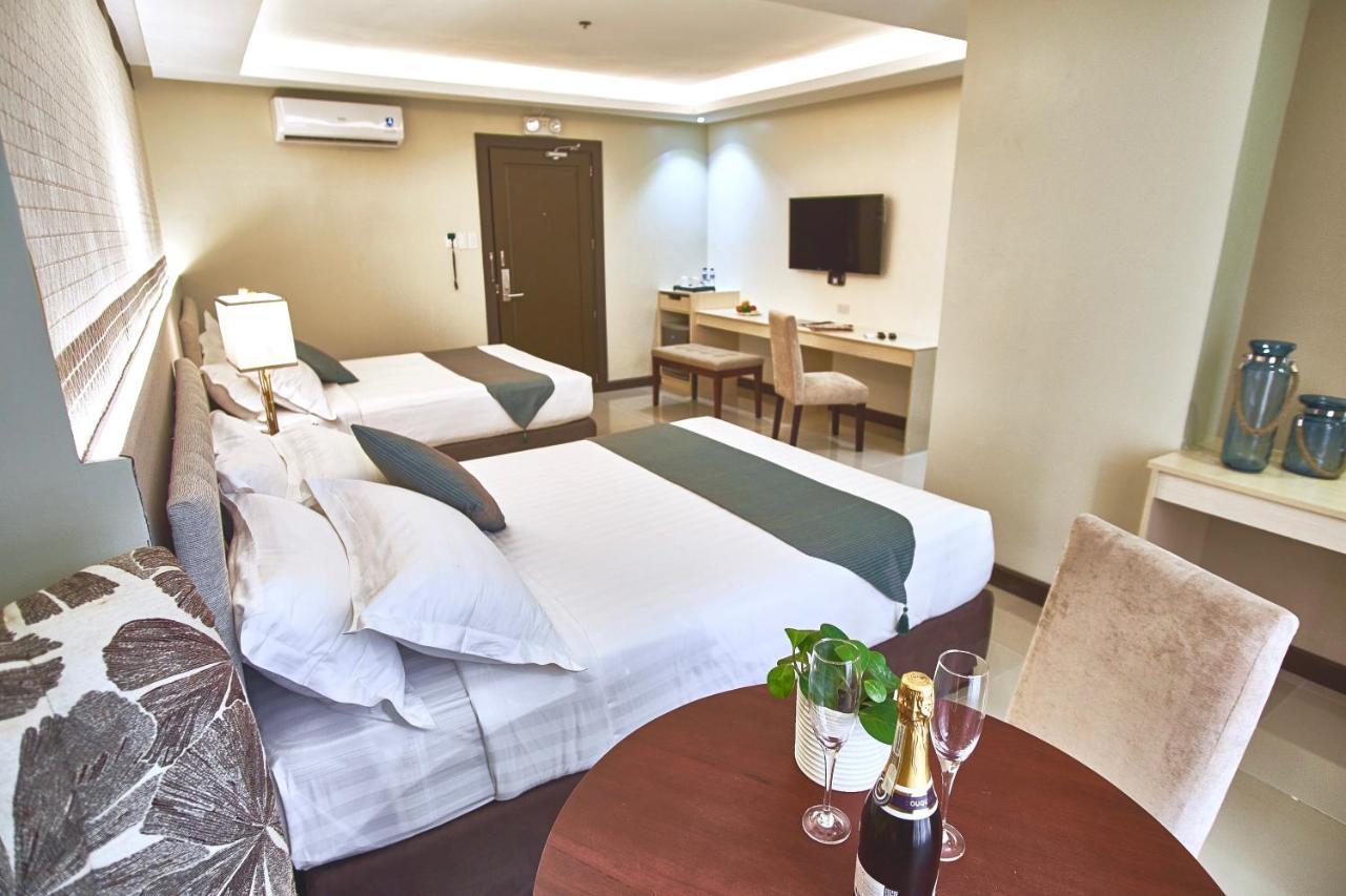 J7 Hotel Iloilo Zewnętrze zdjęcie