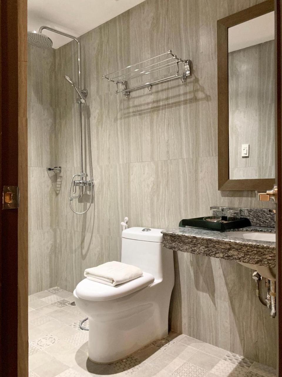J7 Hotel Iloilo Zewnętrze zdjęcie
